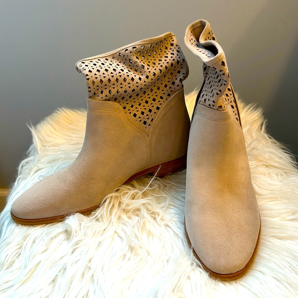 Michael Kors Suede ankle boots size 8.5